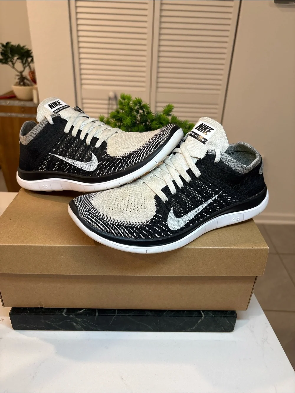 Nike Free 4.0 Flyknit Cookies and Cream Women’s size 8.5 running shoes